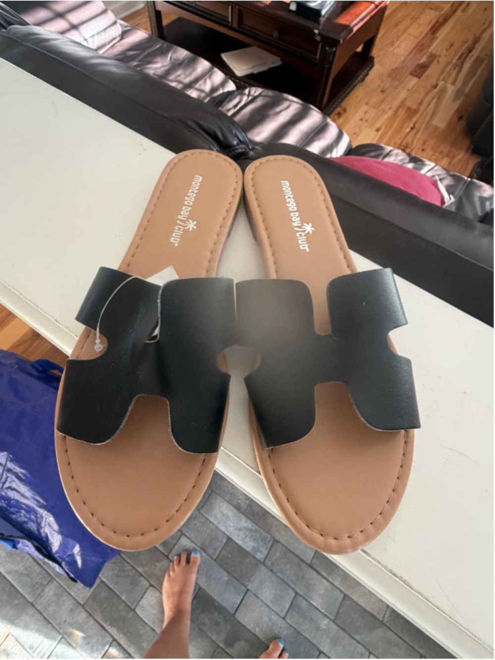 Women's Montego Bay Club Sandals Size 8 Black and Beige